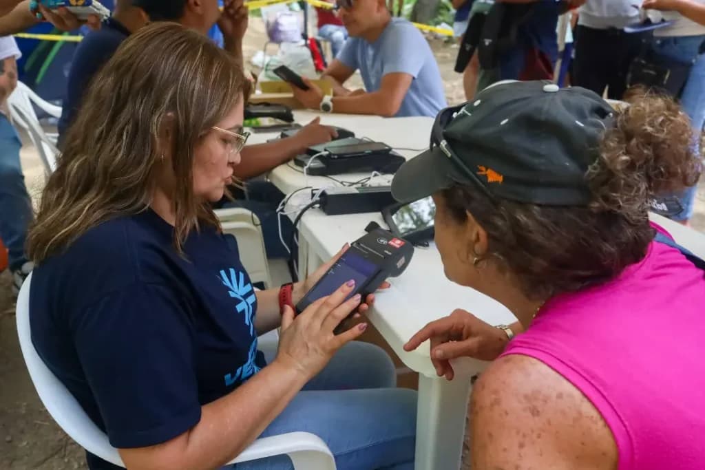 Largas colas y desinformación: Así transcurrió el Registro Único de Vivienda en La Guaira